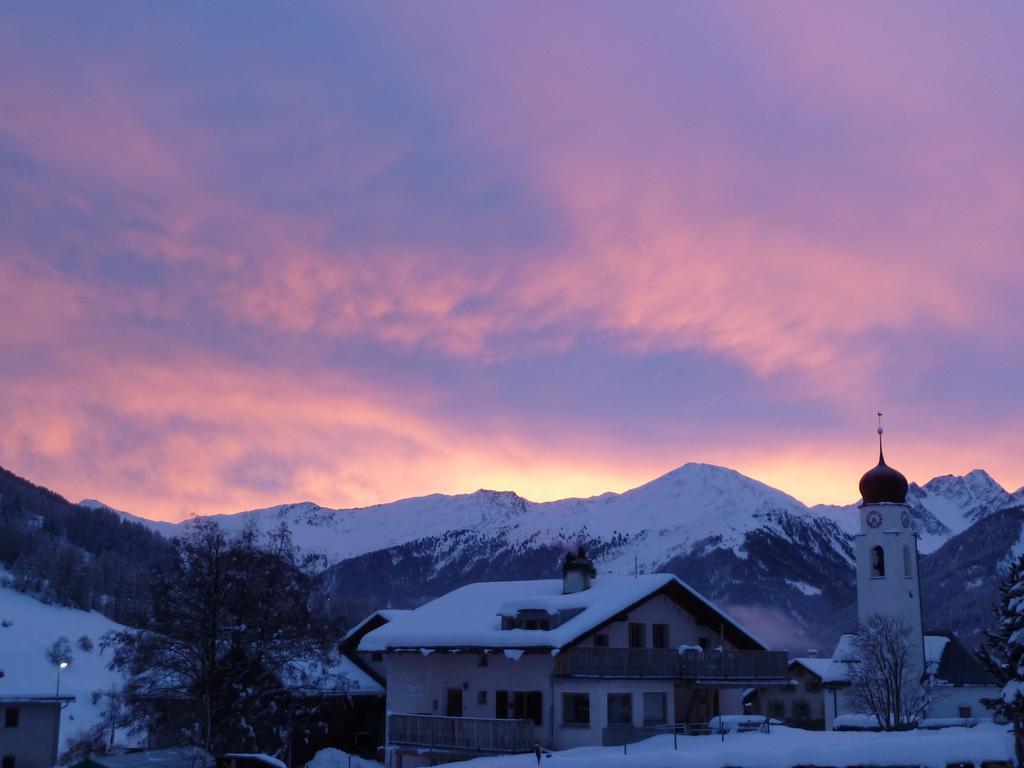 Hotel Landgasthof Staila Fuldera Exterior foto